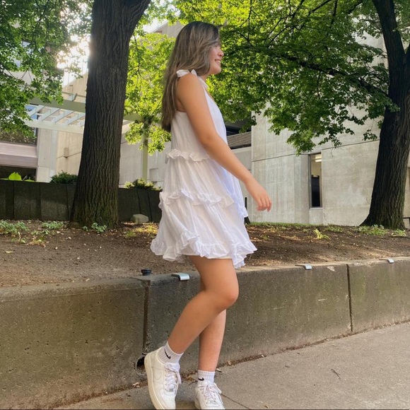 Windsor store white flowy dress bnwt - Picture 4 of 4